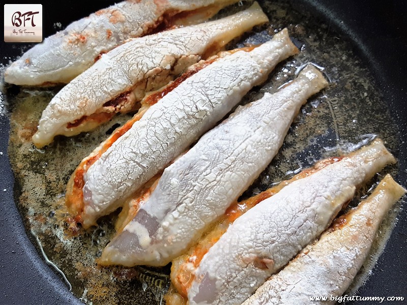 Preparation of Bombay Duck Recheado