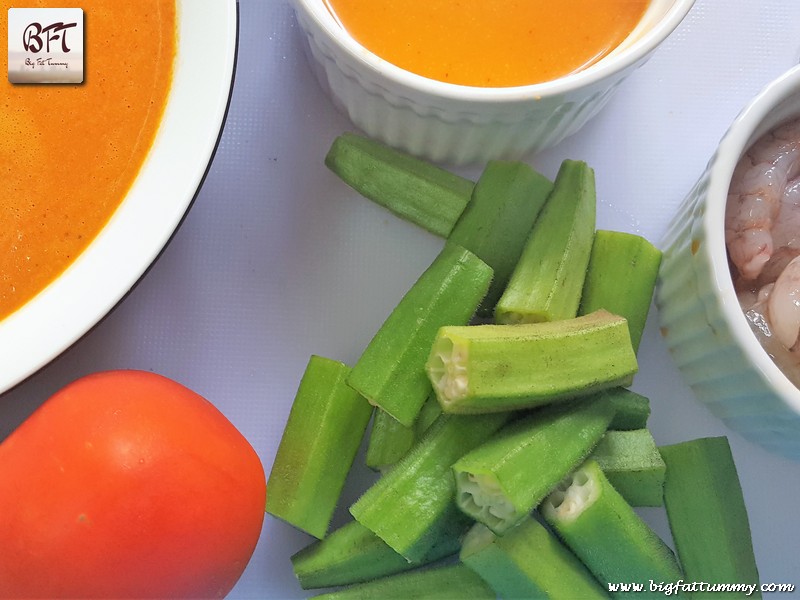 Preparation of Goan Prawn Okra / Ladyfinger Curry