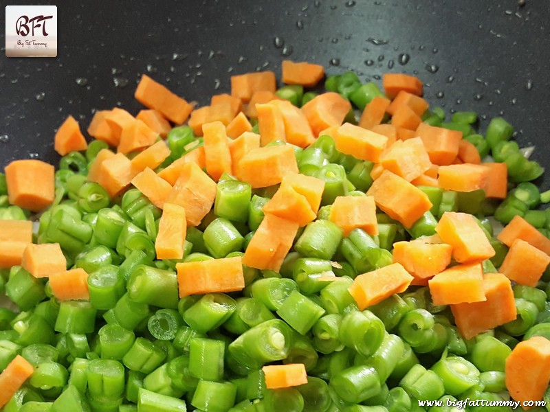 Preparation of French Bean Carrot Stir Fry