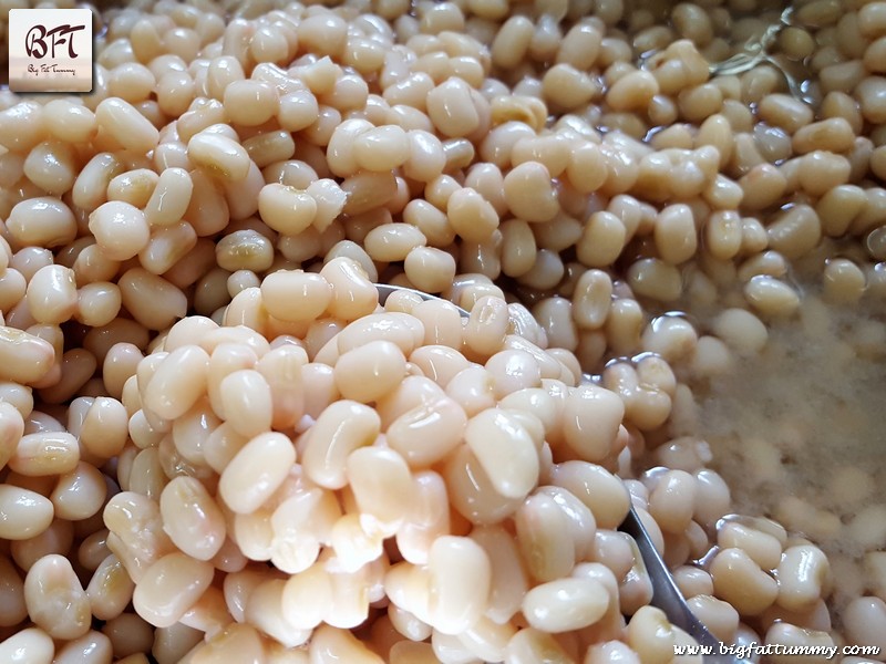 Making of Alsande Tonak (Cow Pea) - Goan Recipe