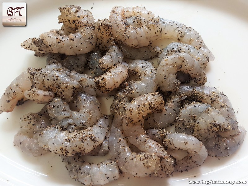 Preparation of Pepper Rawa Fried Prawns