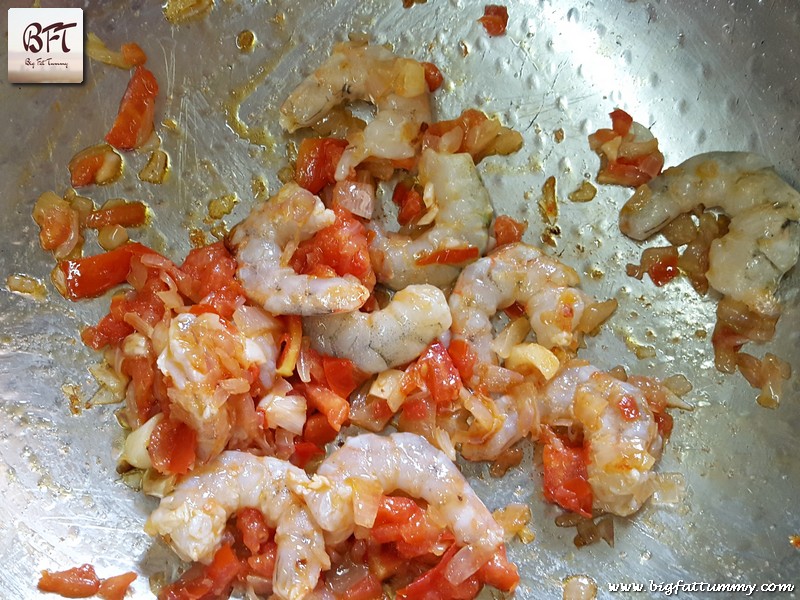 Preparation of Goan Raw Papaya Prawn Curry