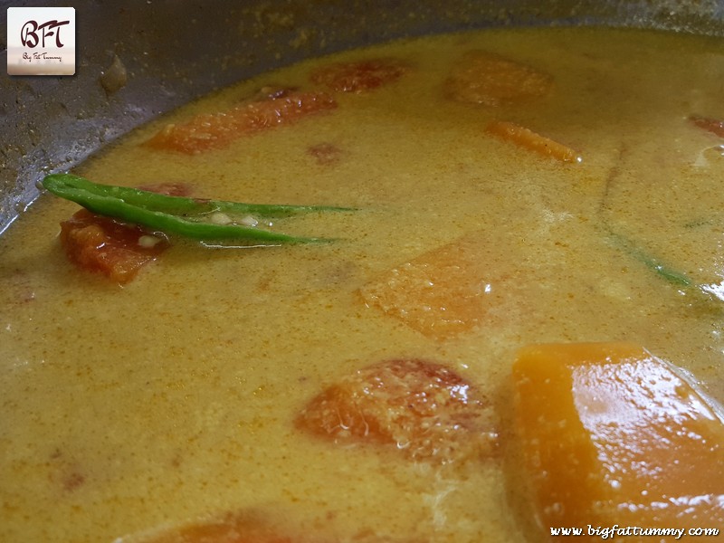 Preparation of Goan Raw Papaya Prawn Curry