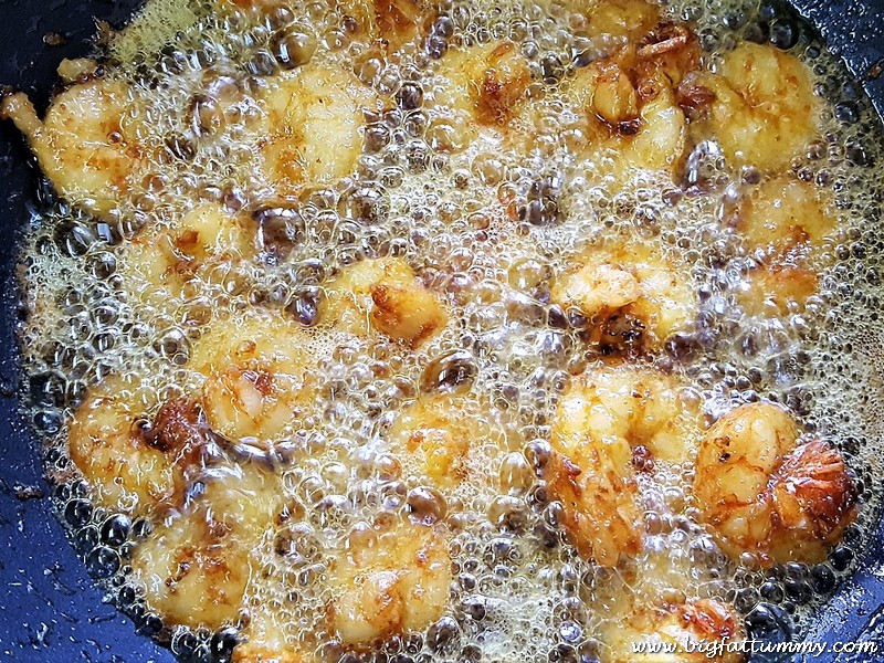 Preparation of Goan Prawn Molho