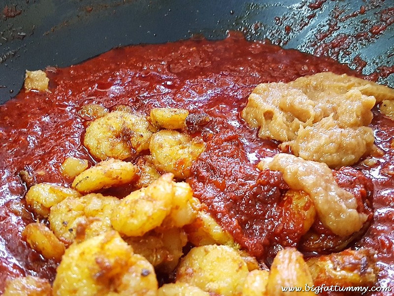 Preparation of Goan Prawn Molho