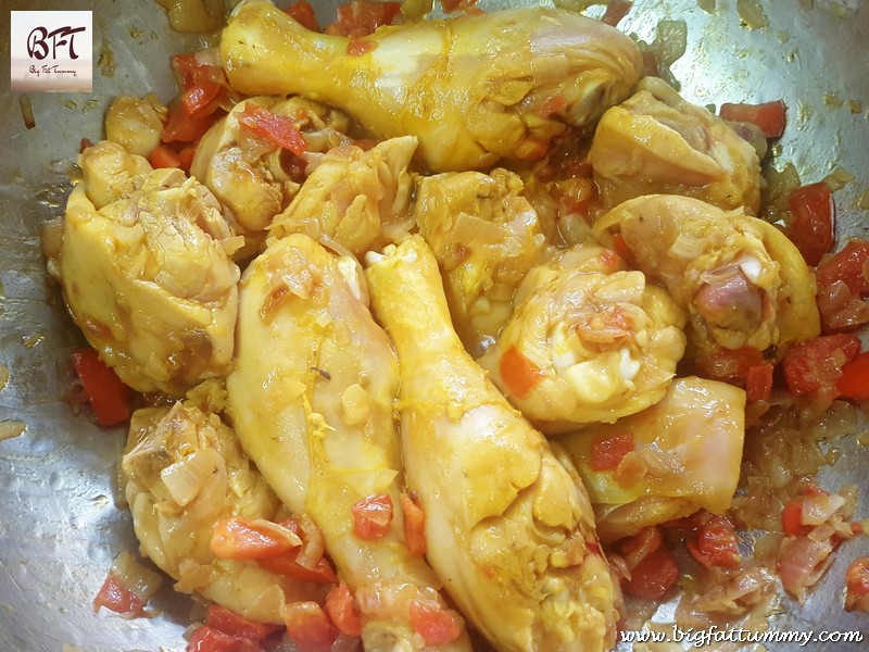 Preparation of Goan Green Chicken