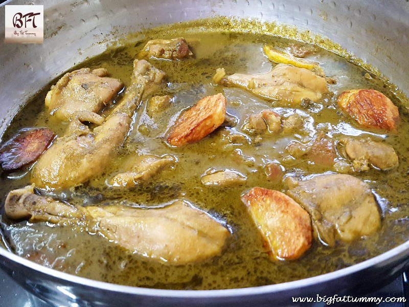 Preparation of Goan Green Chicken