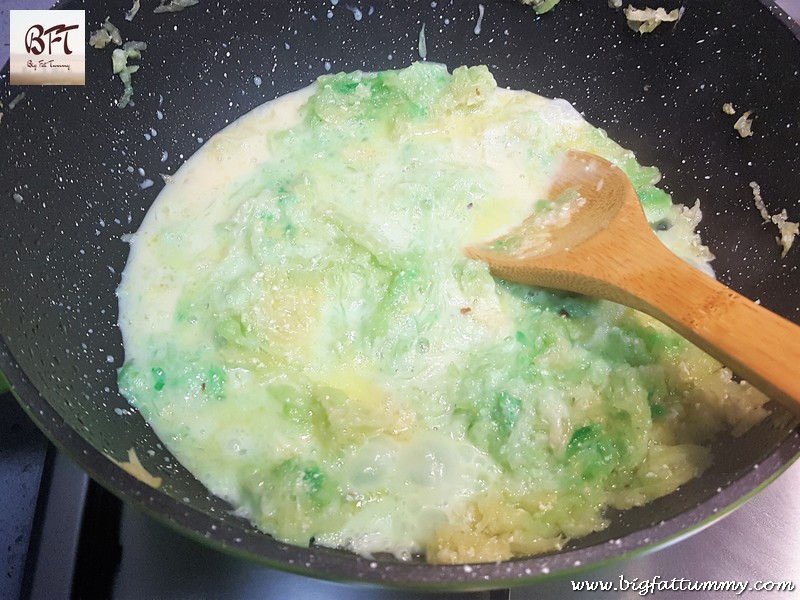 Preparation of Lauki / Doodhi Ka Halwa