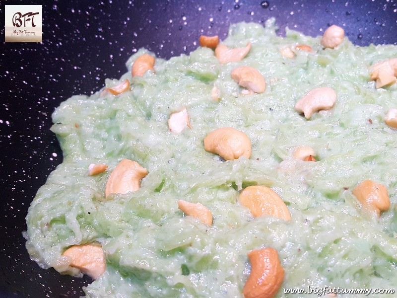 Preparation of Lauki / Doodhi Ka Halwa