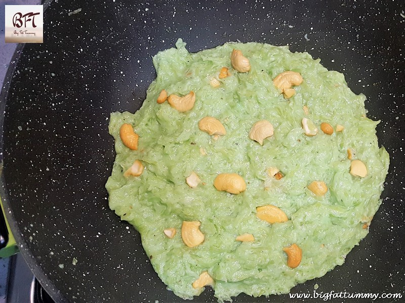 Preparation of Lauki / Doodhi Ka Halwa