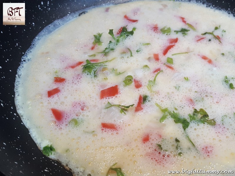 Making of Masala Cheese Omelette