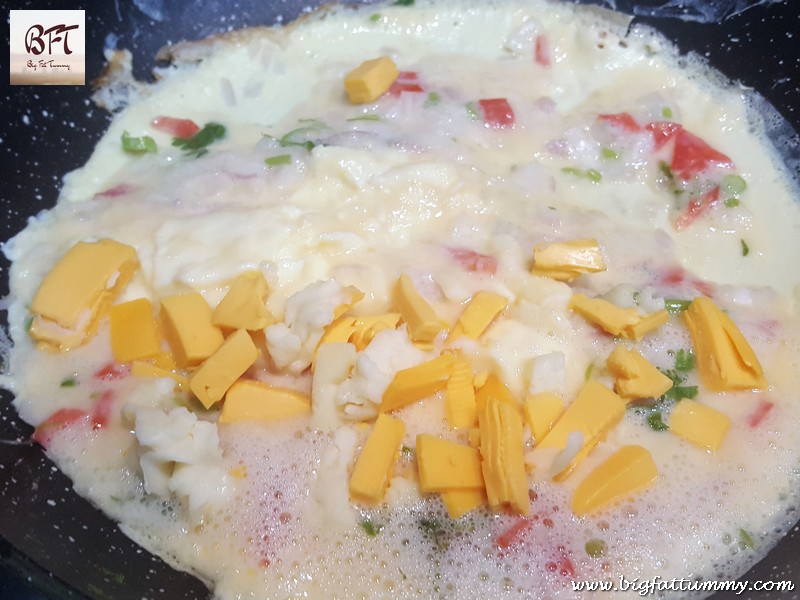 Making of Masala Cheese Omelette