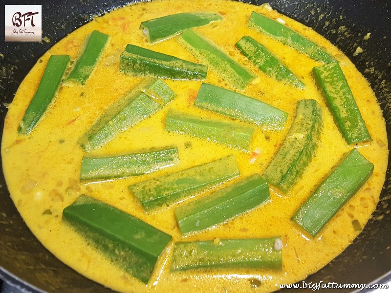 Preparation of Prawn Ladyfinger Caldinho Curry