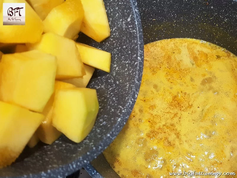 Preparation of Goan Red Pumpkin Prawn Verdur / Curry