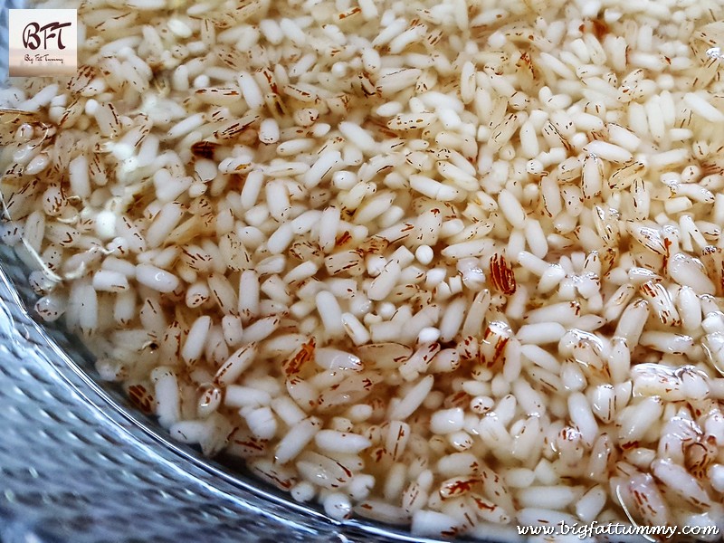 Making of Koiloreos / Goan Rice Bread (without egg)