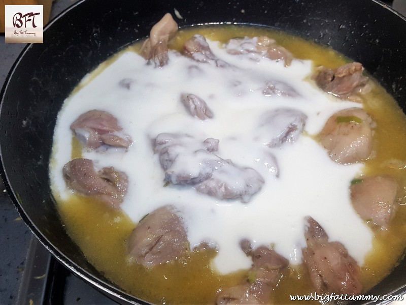 Preparation of Chicken in Dahi Cashewnut Gravy
