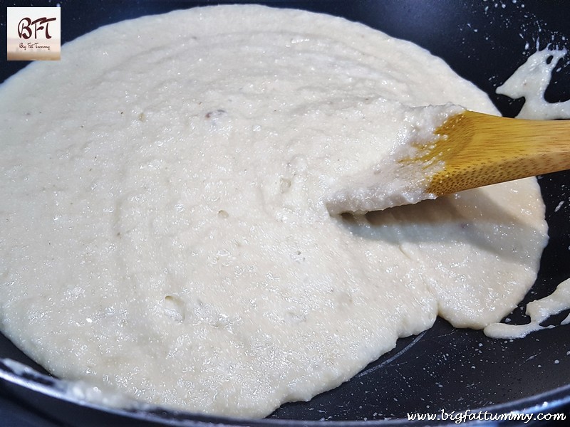 Preparation of Rawa Cashewnut Coconut Doce (semolina sweet)