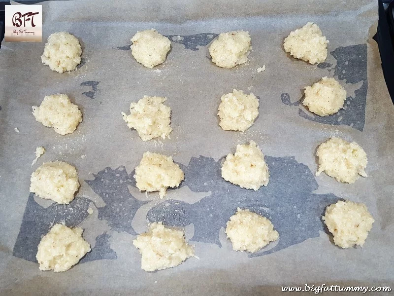 Making of Quick Bolinhas (coconut-semolina cookie)