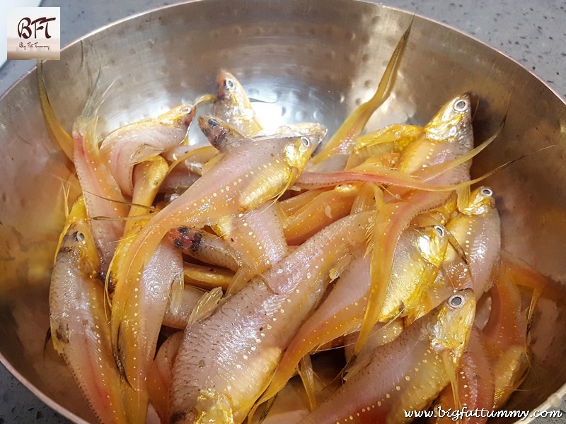 Preparation of Crispy Fried Anchovies