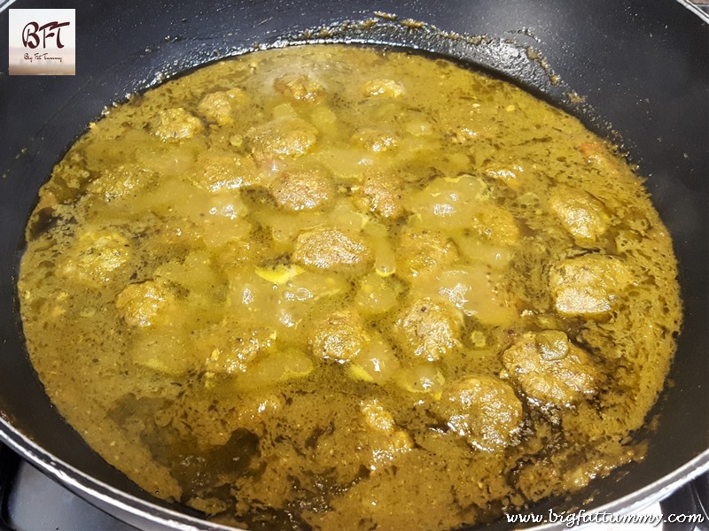 Preparation of Green Beef Meat Ball Curry