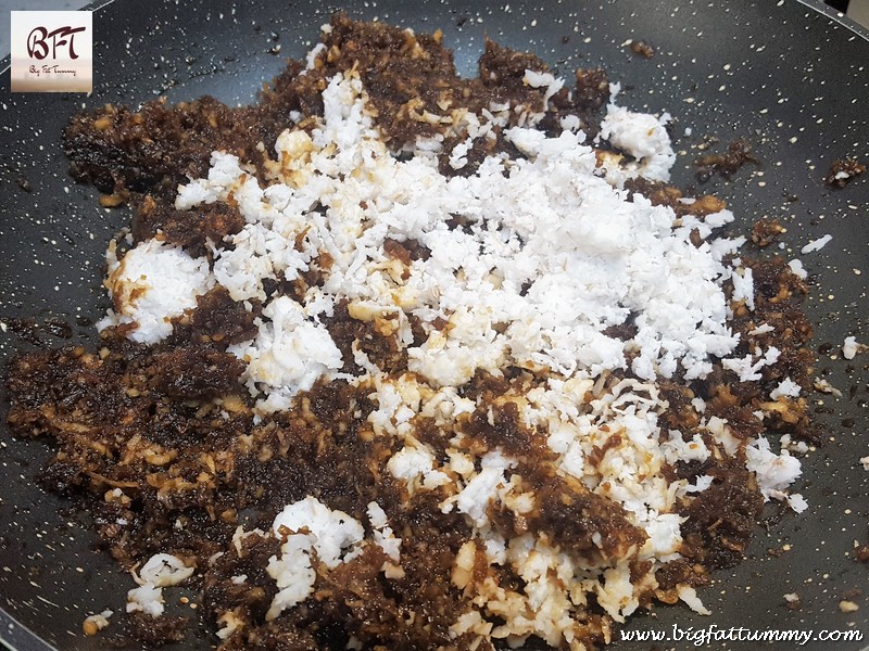 Making of Coconut Palm Jaggery Filling for pancakes