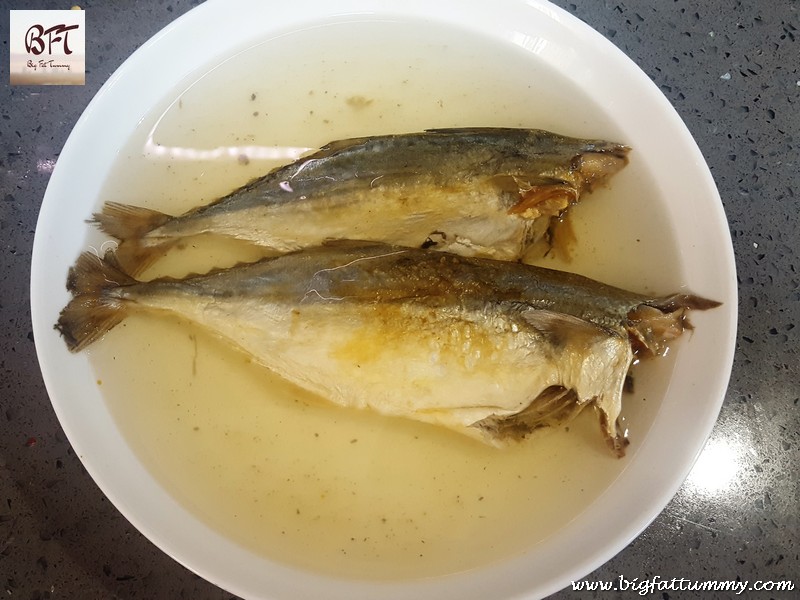 Making of Dry Mackerel Salad