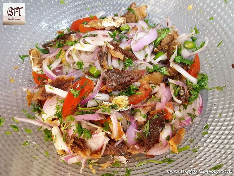 Making of Dry Mackerel Salad