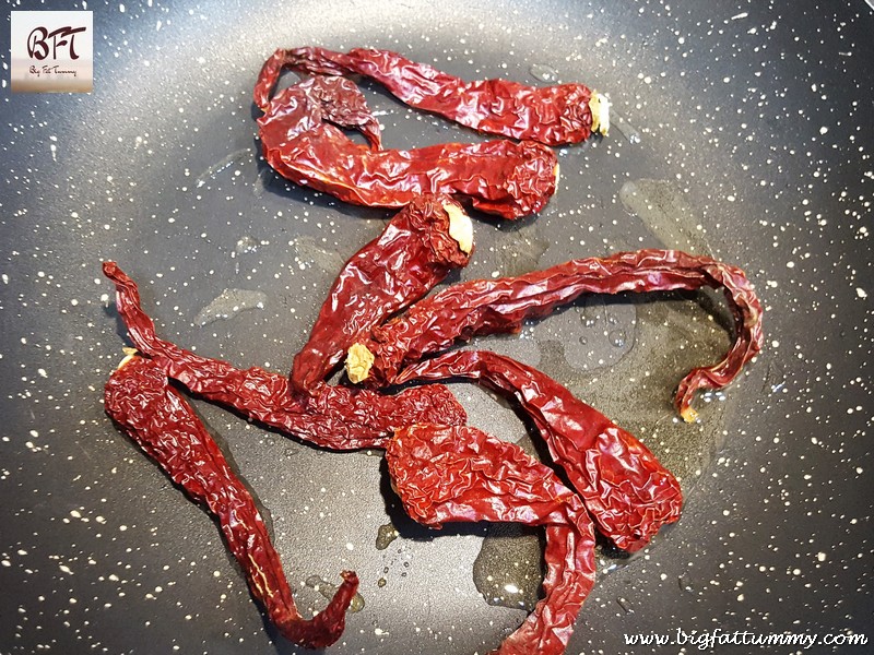 Preparation of Goan Omlette Kodi (curry)