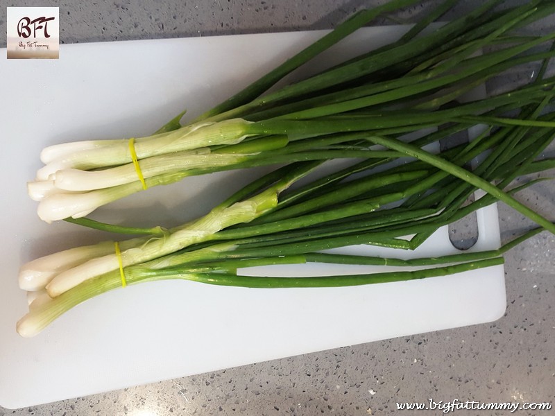 Making of Spring Onion Bhaji with Prawns