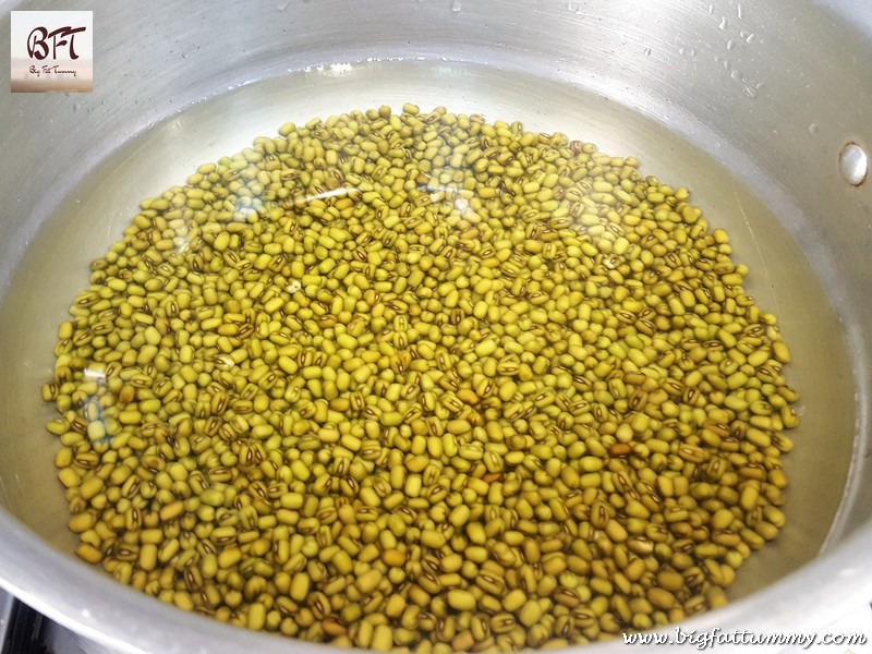 Preparation of Chingya Caldo - A Goan Protein Drink (made with green gram)