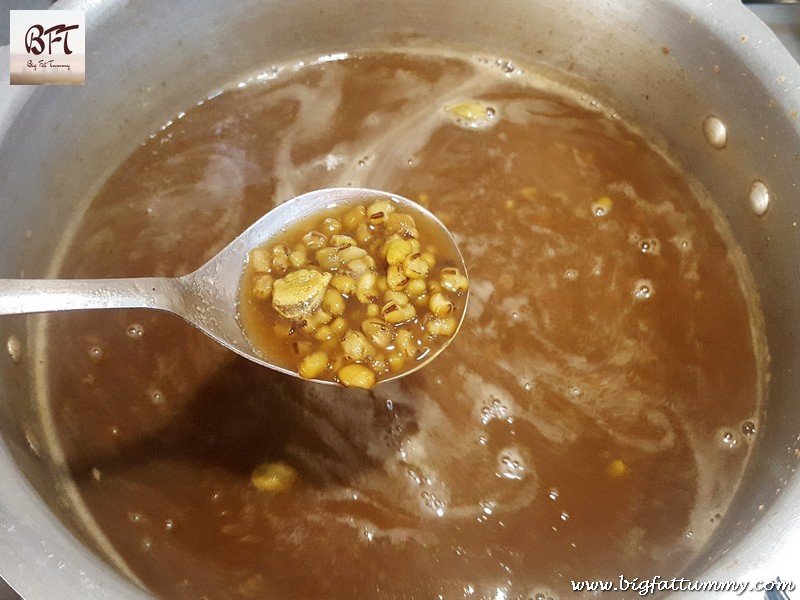 Preparation of Chingya Caldo - A Goan Protein Drink (made with green gram)