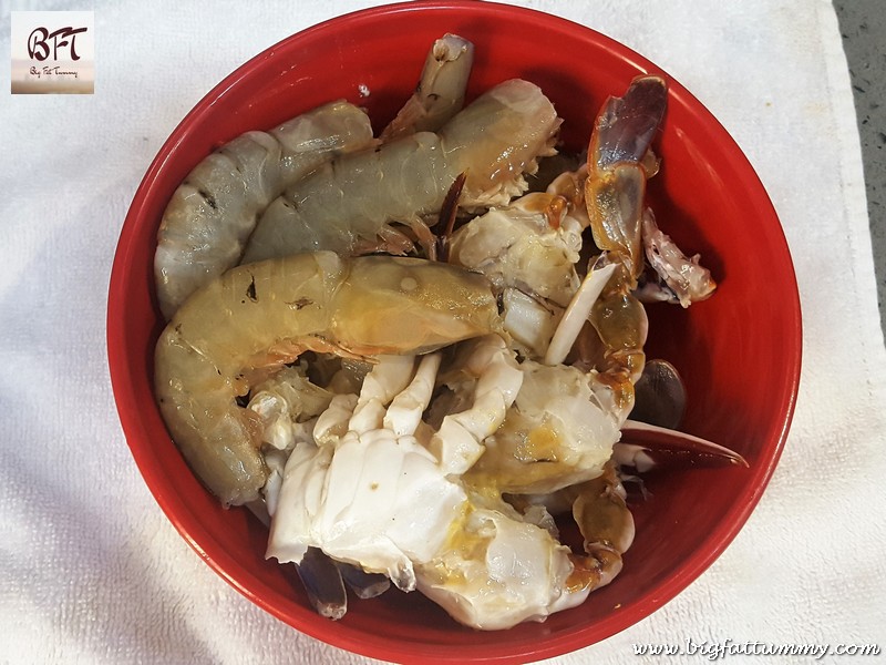 Preparation of Prawn and Crab Ros Curry