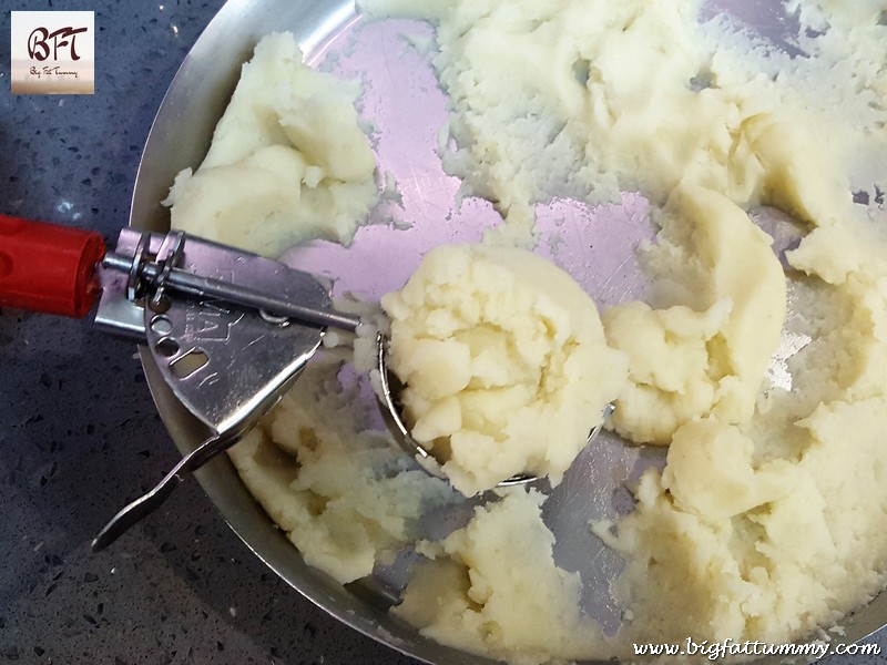 Preparation of Potato Mash for Potato Chops