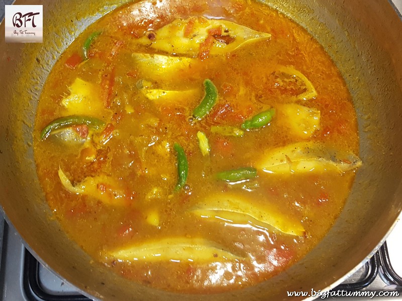 Preparation of Pomfret Jeerem Meerem (Goan curry without coconut)