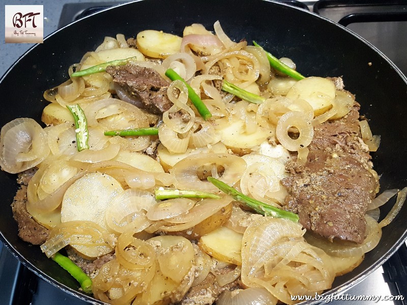 Preparation of Onion Beef / Bifes de Cebolada