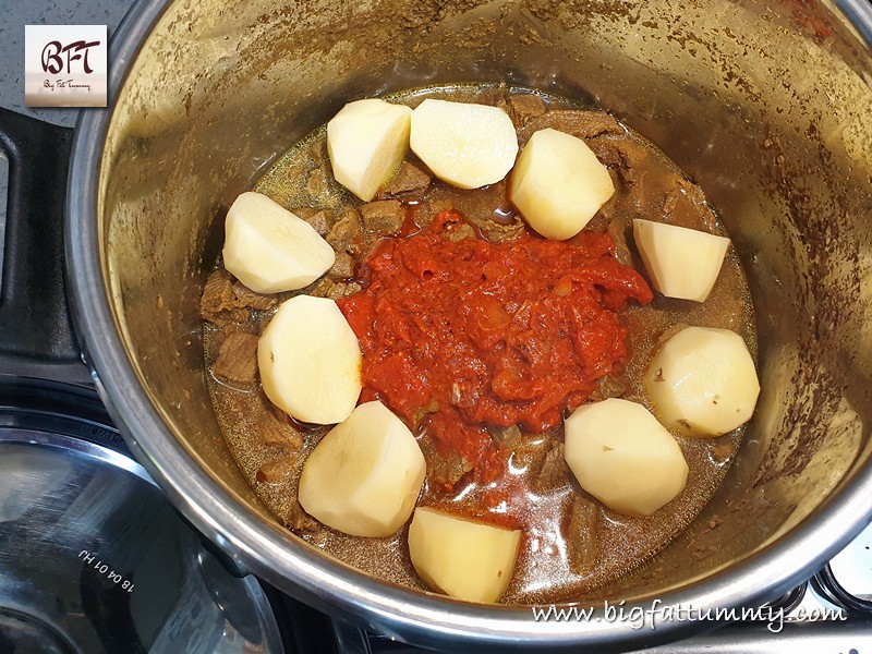 Preparation of Beef & Potato Curry