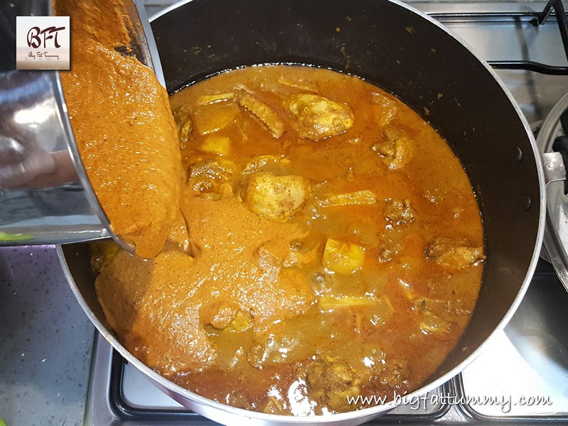 Preparation of Chicken Xacuti