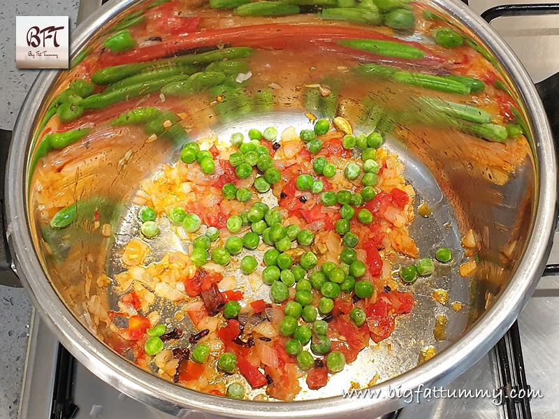Preparation of Goan Pressure Cooker Pea Pulao
