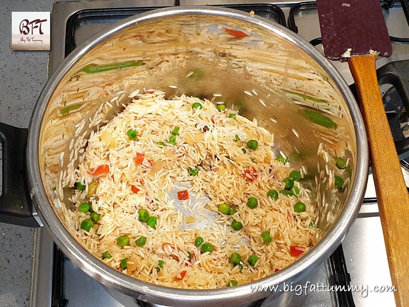 Preparation of Goan Pressure Cooker Pea Pulao