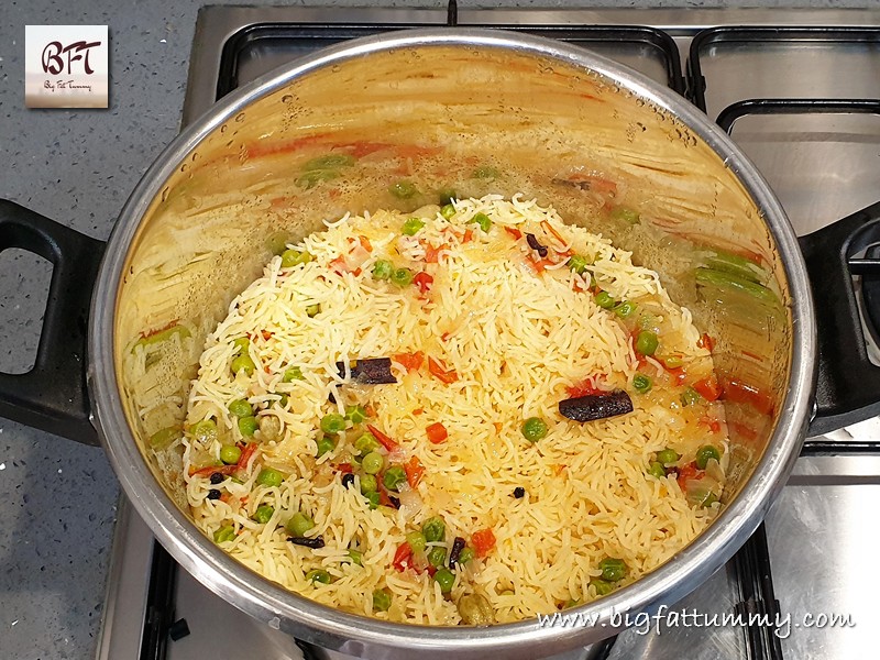 Preparation of Goan Pressure Cooker Pea Pulao