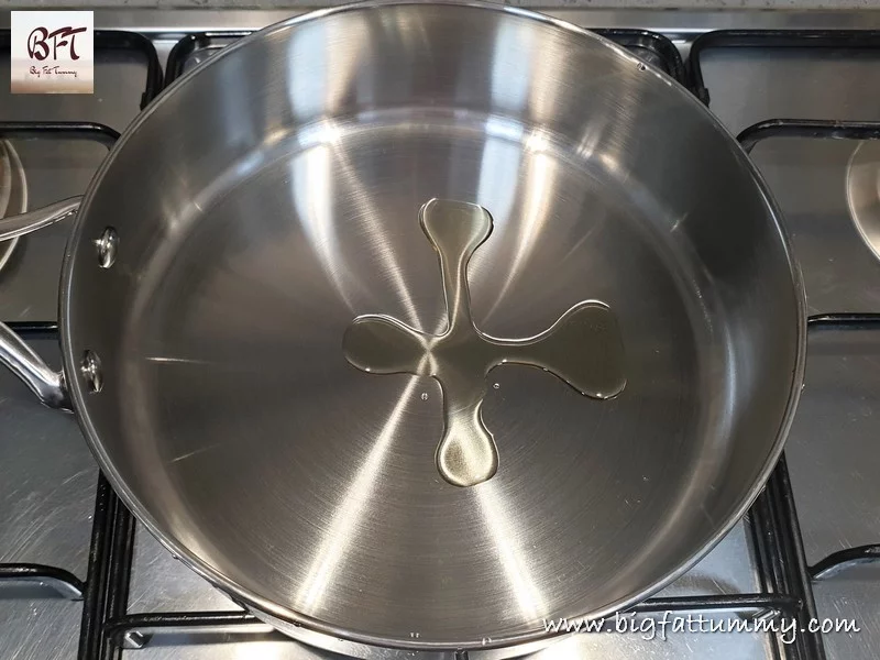 Making of Chavli in Coconut-Cashewnut Gravy