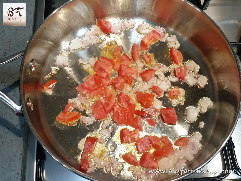 Making of Chavli in Coconut-Cashewnut Gravy
