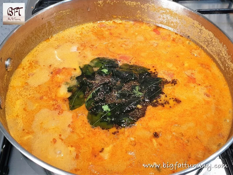 Making of Chavli in Coconut-Cashewnut Gravy
