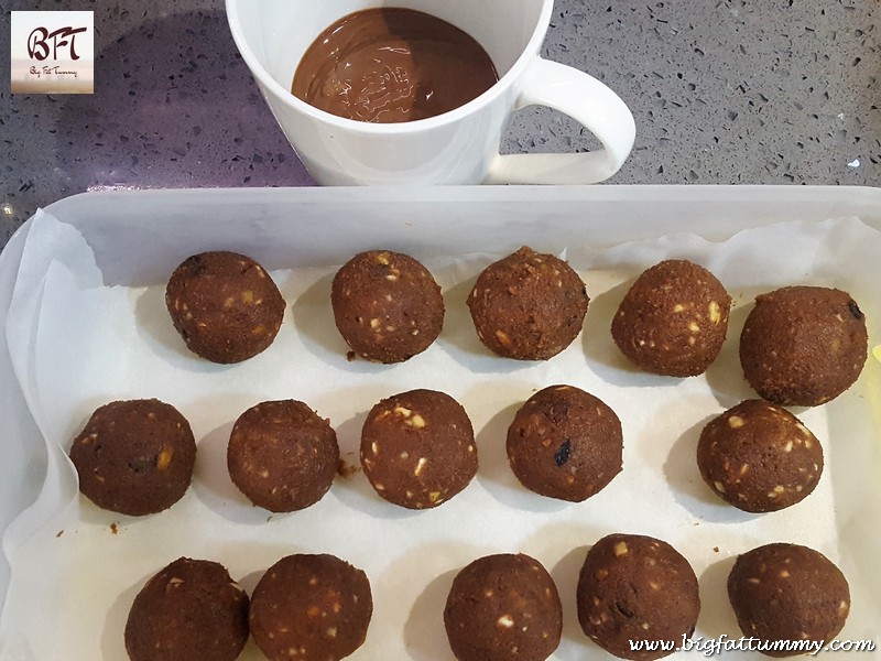 Making of Fruit Cake Chocolate Pops