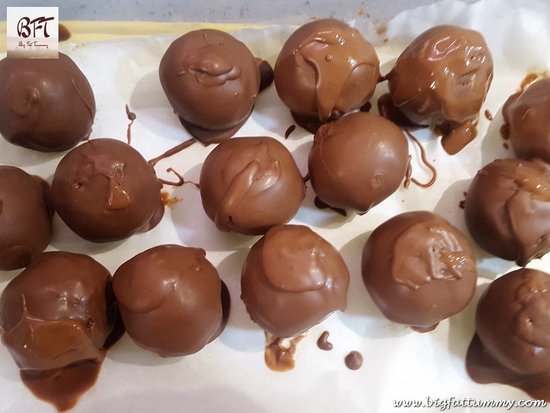 Making of Fruit Cake Chocolate Pops