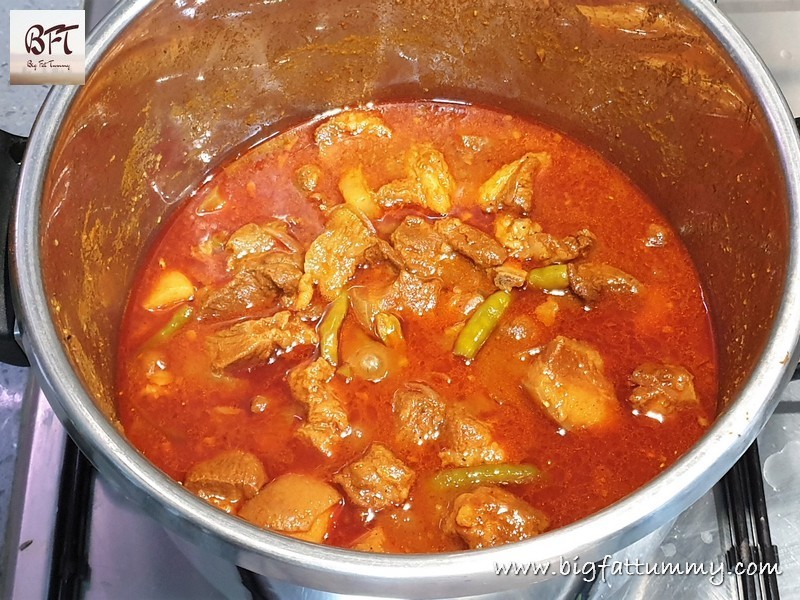 Making of Slow Cooked Pork Curry