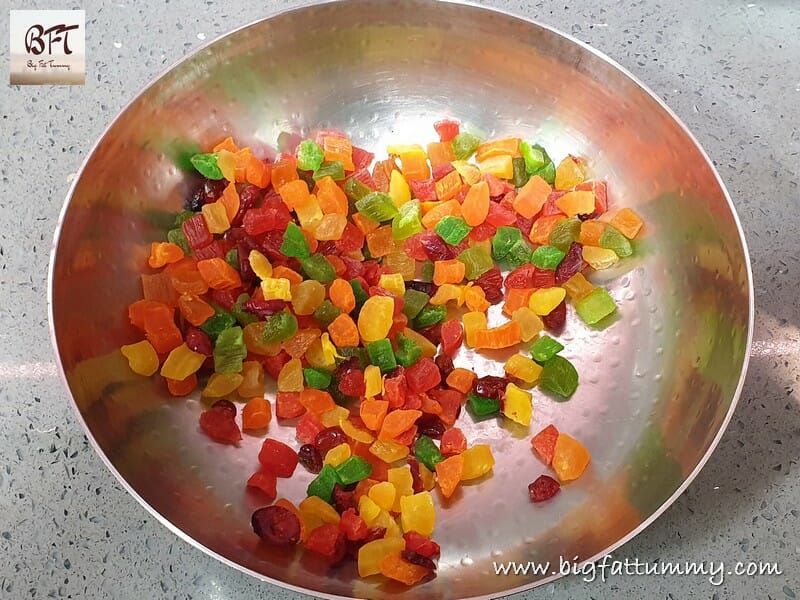 Making of White Chocolate Fruit Fudge