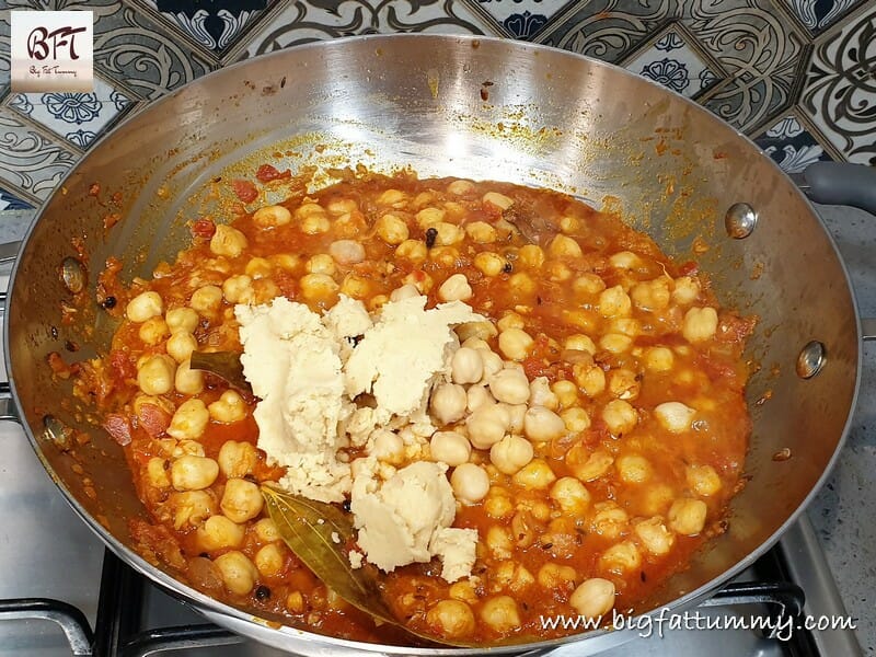 Preparation of Kabuli Chana Gravy