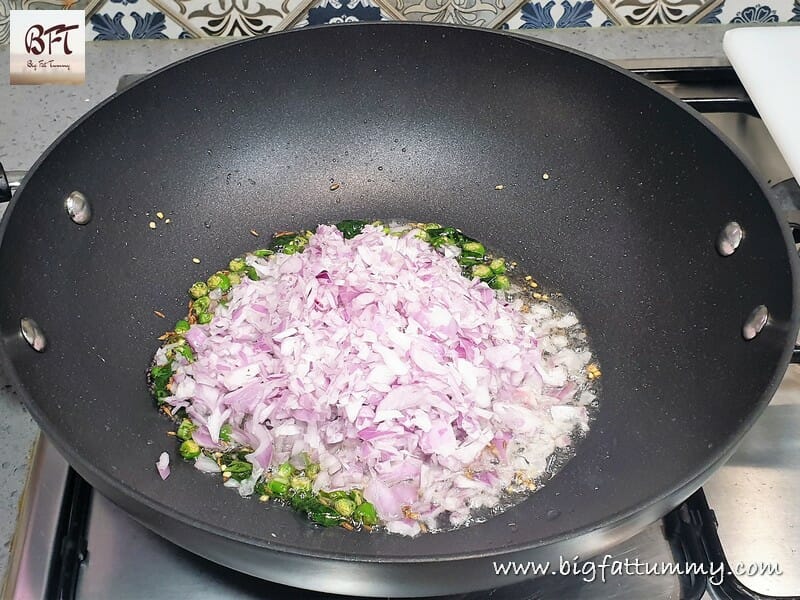 Preparation of Kanda Poha