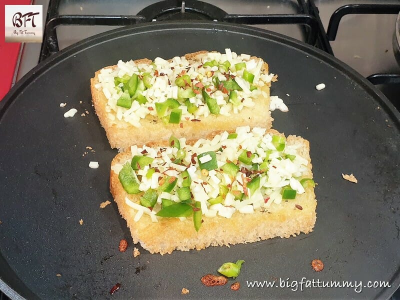 Making of Cheese Chilli / Chilly Toast